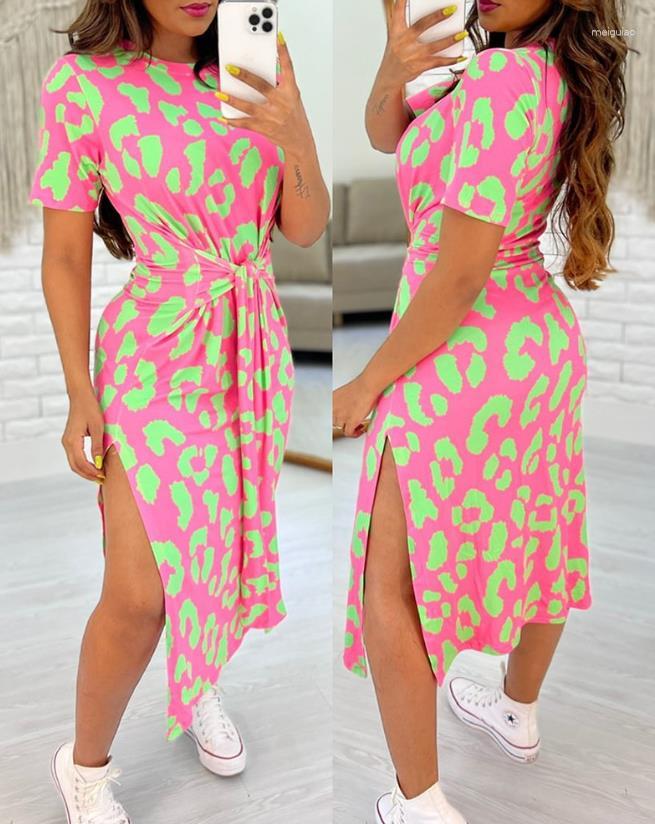 Casual Dresses Fashion Women Leopard Print Dress European American Knotted Slit Tied Detail Design Short Sleeve Mid-Calf Summer
Casual Dresses Fashion Women Leopard Print Dress European American Knotted Slit Tied Detail Design Short Sleeve Mid-Calf Summer