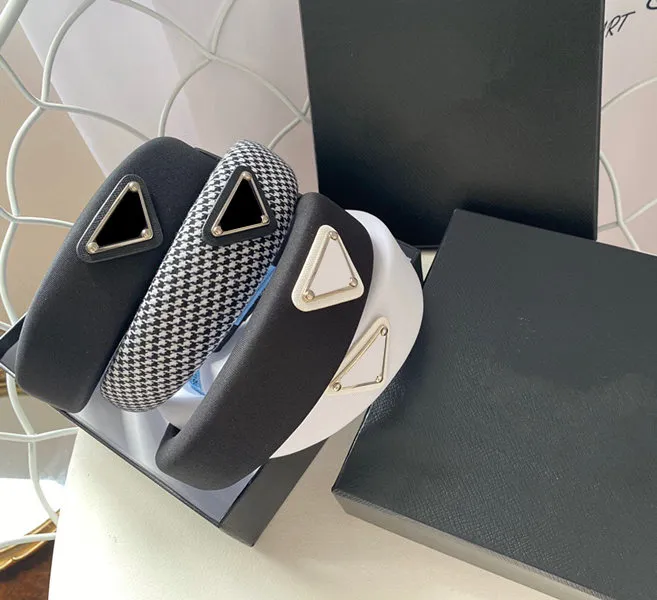 Sports Fitness Headband Head Wrap Luxury Designer For Women Girl Headbands Brand Elastic Headband
Sports Fitness Headband Head Wrap Luxury Designer For Women Girl Headbands Brand Elastic Headband