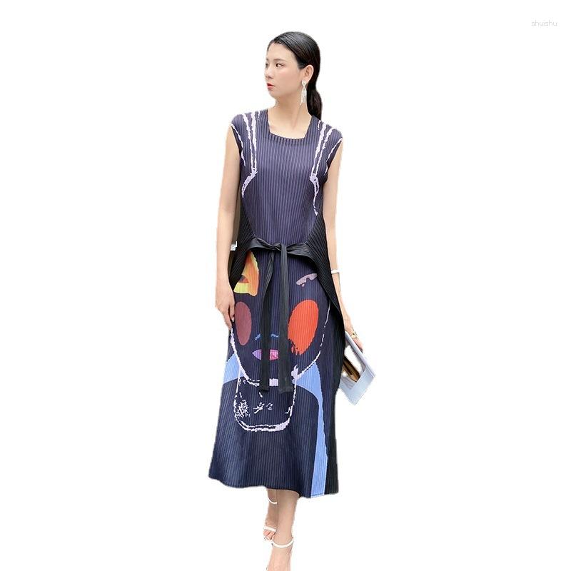 Casual Dresses 2023 Summer The Printed Miyake Pleated Square Collar Dress, Navy blue
Casual Dresses 2023 Summer The Printed Miyake Pleated Square Collar Dress, Navy blue