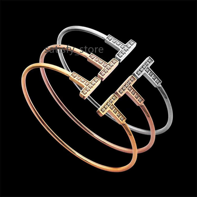 Brand Classic Crystal Cuff Bracelet Fashion Opening Adjustable Couple Men Women Bracelet Stainless Steel Plated 18K Gold Designer Bracelets Jewelry
Brand Classic Crystal Cuff Bracelet Fashion Opening Adjustable Couple Men Women Bracelet Stainless Steel Plated 18K Gold Designer Bracelets Jewelry
