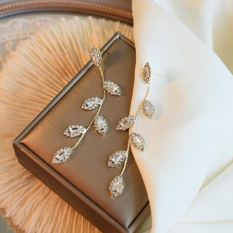 Stud Earrings Fashion For Women Girls Vintage Long Tassel Chain Leaf Pendant Light Luxury Jewelry Accessories
Stud Earrings Fashion For Women Girls Vintage Long Tassel Chain Leaf Pendant Light Luxury Jewelry Accessories