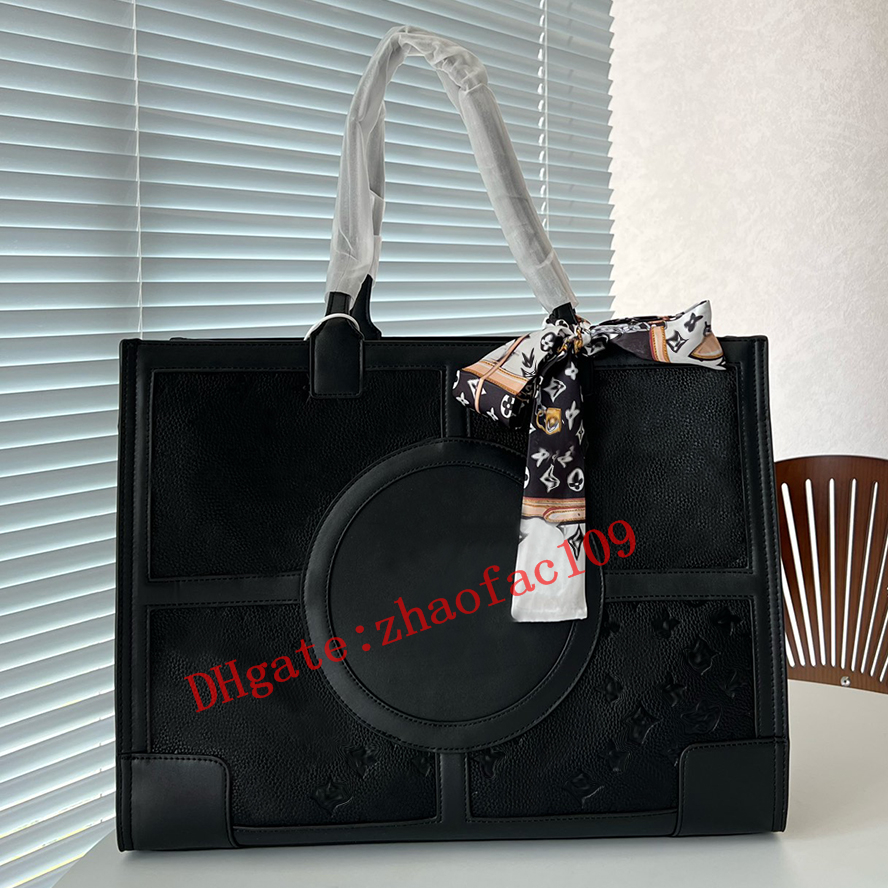 2023 Designer Bag Women Handbag Luxury Shoulder Bag M44925 Embossed Leather Popular Tote Shopping Bag Wearing Scarf
2023 Designer Bag Women Handbag Luxury Shoulder Bag M44925 Embossed Leather Popular Tote Shopping Bag Wearing Scarf