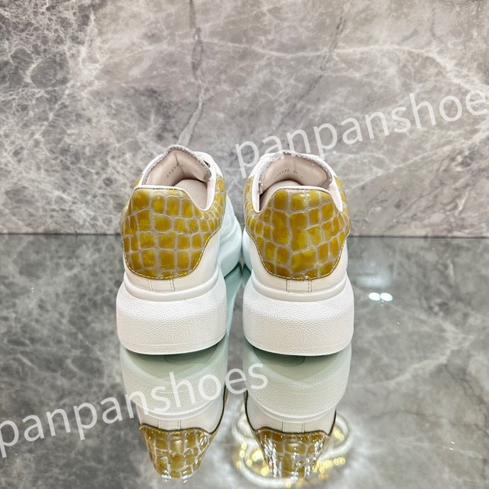 New top Hot Luxury Designer Sneakers Casual shoe Leather Lace Up Men Fashion Platform White Black mens womens Espadrilles Sports Trainer, 04
New top Hot Luxury Designer Sneakers Casual shoe Leather Lace Up Men Fashion Platform White Black mens womens Espadrilles Sports Trainer, 04