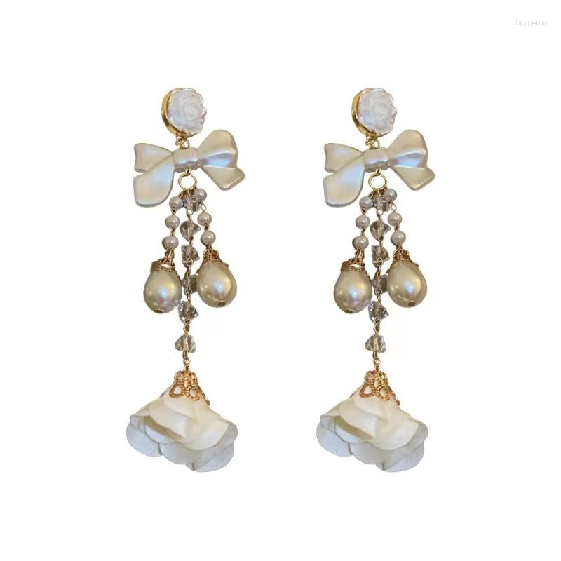 Stud Earrings 925 Silver Needle Sweet Crystal Pearl Flower Bow Tassel European And American Fashion High-end Temperament
Stud Earrings 925 Silver Needle Sweet Crystal Pearl Flower Bow Tassel European And American Fashion High-end Temperament