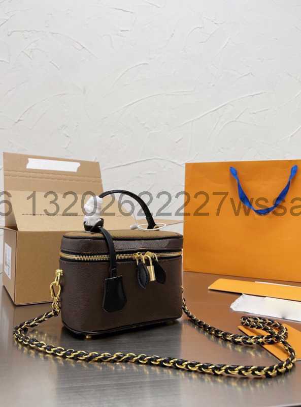 Evening Bags Welfare 42265 NICE BB M45165 VANITY PM Handbag purse women Cowhide leather canvas vanity case crossbody shoulder bag 5A quality with
Evening Bags Welfare 42265 NICE BB M45165 VANITY PM Handbag purse women Cowhide leather canvas vanity case crossbody shoulder bag 5A quality with