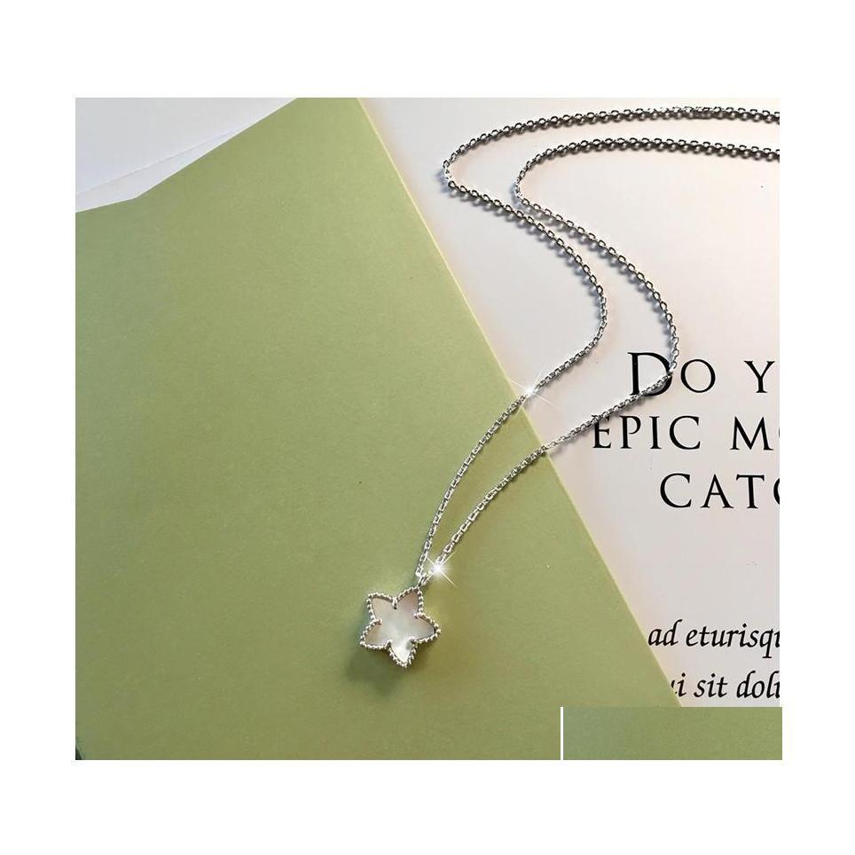 Chains Titanium Steel Clover Necklace Colors Doublefased Four Leaf Pendants Agate Shell Korea Clavicle Fashion Jewelrry For Drop Del Dhilr
Chains Titanium Steel Clover Necklace Colors Doublefased Four Leaf Pendants Agate Shell Korea Clavicle Fashion Jewelrry For Drop Del Dhilr
