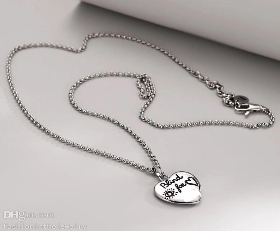 Fashion Necklace Designer Jewelry Luxury Pendant gift 45cm long chain Silver Plated flower bird tiger heart necklace for couples c3239812
Fashion Necklace Designer Jewelry Luxury Pendant gift 45cm long chain Silver Plated flower bird tiger heart necklace for couples c3239812