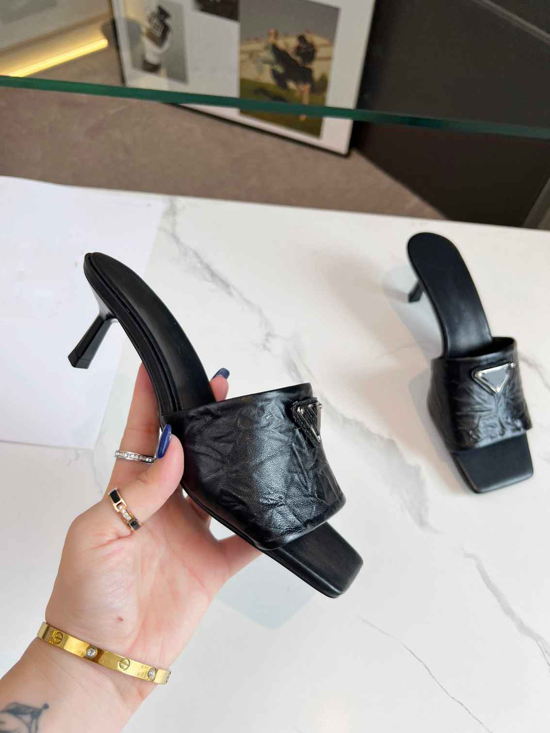 2023 Fashion leisure Sandals luis Luxury designer Sexy sandal vuttonity Classic slide women's slipper PL192
2023 Fashion leisure Sandals luis Luxury designer Sexy sandal vuttonity Classic slide women's slipper PL192