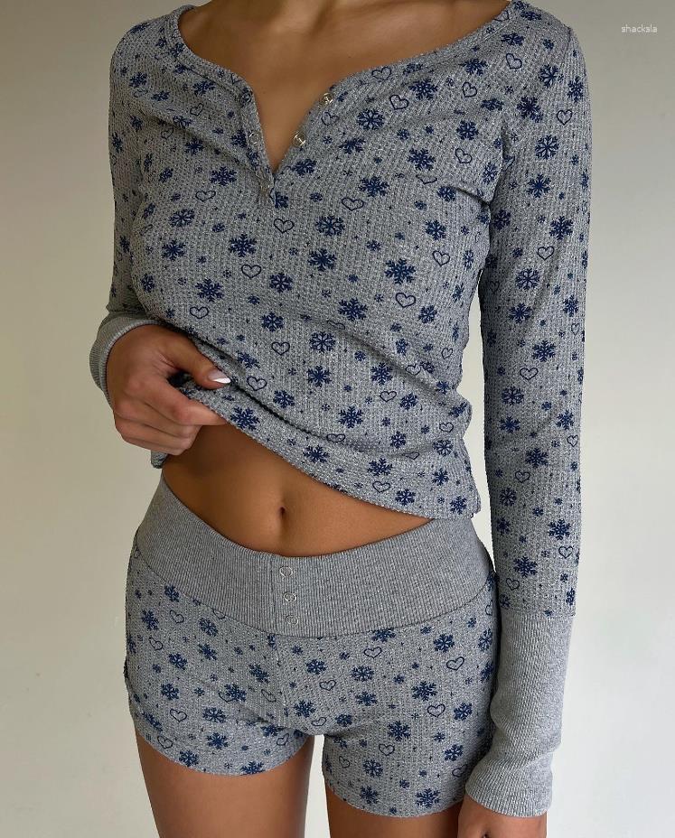 Women' Shorts Casual Womens Outfit Sets Spring Slim Fit Snowflake Print Suit Long Sleeve V Neck Floral Tops Elastic Waist Autumn Summer
Women' Shorts Casual Womens Outfit Sets Spring Slim Fit Snowflake Print Suit Long Sleeve V Neck Floral Tops Elastic Waist Autumn Summer