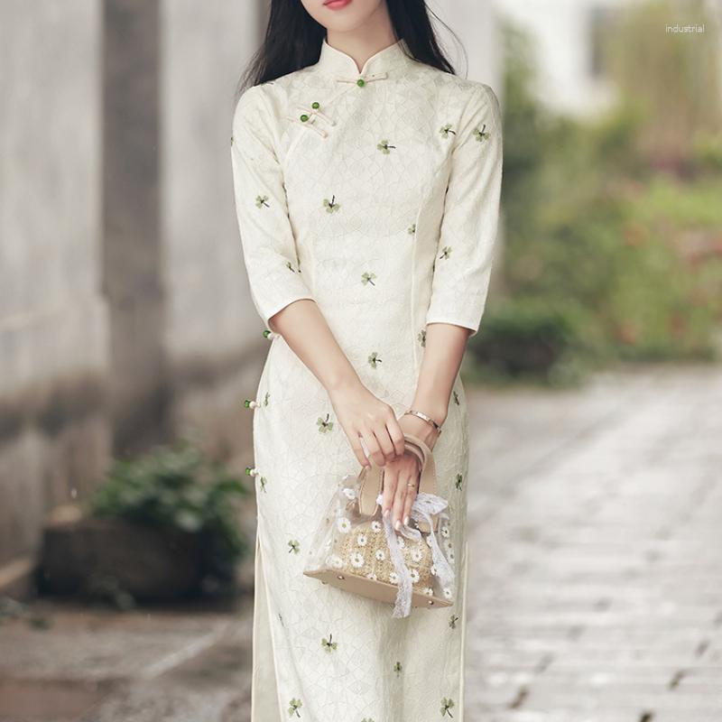 Ethnic Clothing Modern Slim Cheongsam Young Girl Chinese Traditional Gorgeous Mandarin Collar Lace Qipao Dress For Women Banquet Party
Ethnic Clothing Modern Slim Cheongsam Young Girl Chinese Traditional Gorgeous Mandarin Collar Lace Qipao Dress For Women Banquet Party