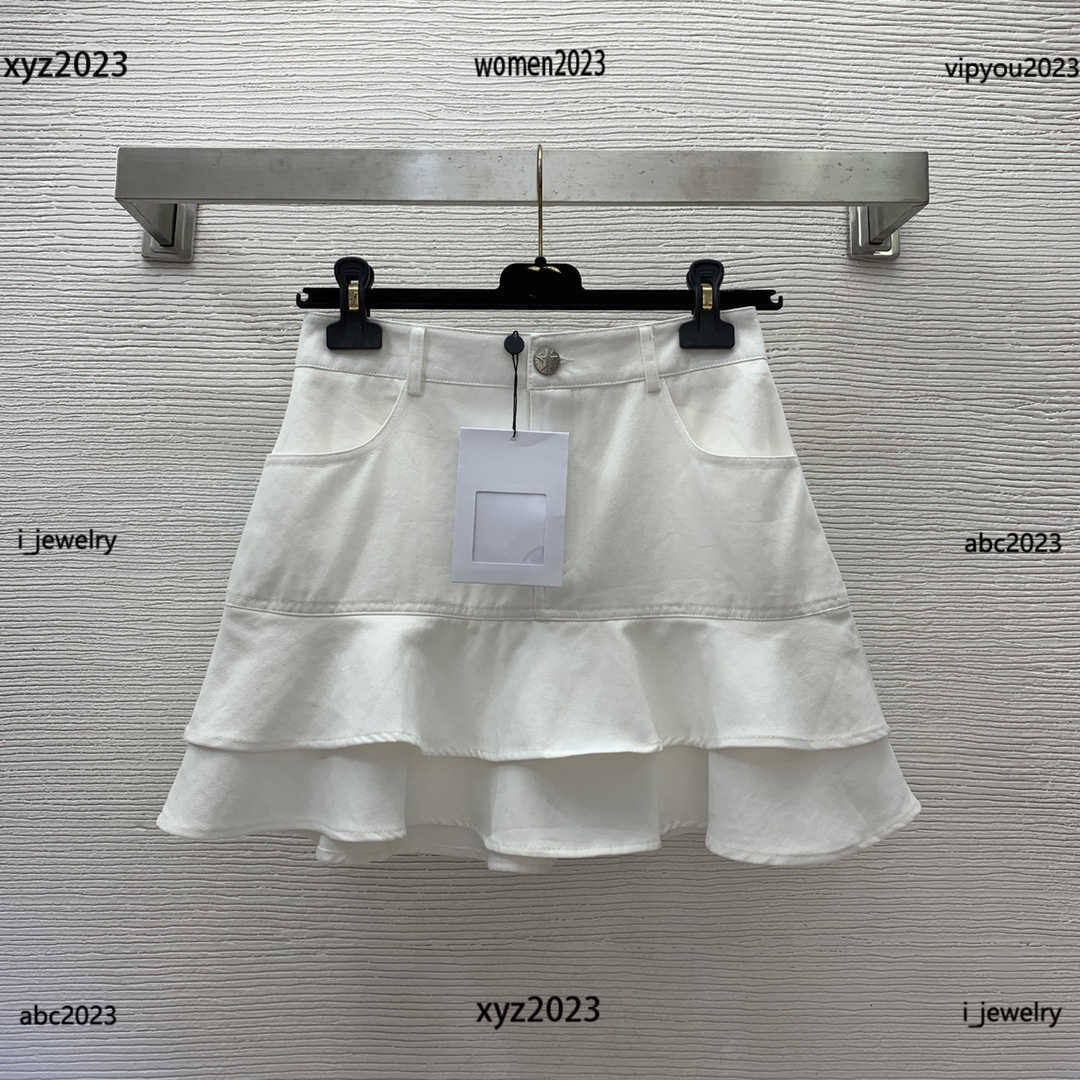 designer clothes women dresses Logo embroidery girl dress Double pocket decoration dress Sexy Ruffle hemline skirt luxurious June20, #2
designer clothes women dresses Logo embroidery girl dress Double pocket decoration dress Sexy Ruffle hemline skirt luxurious June20, #2