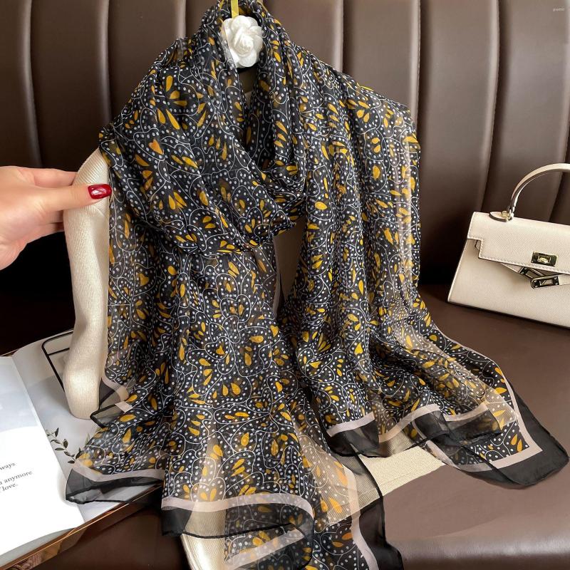 Scarves Silk Scarf Neck Tie Print Foulard Female Headbanda Luxury Hijab Women Beach Stoles Echarpe Shawl Wrap Bandana
Scarves Silk Scarf Neck Tie Print Foulard Female Headbanda Luxury Hijab Women Beach Stoles Echarpe Shawl Wrap Bandana