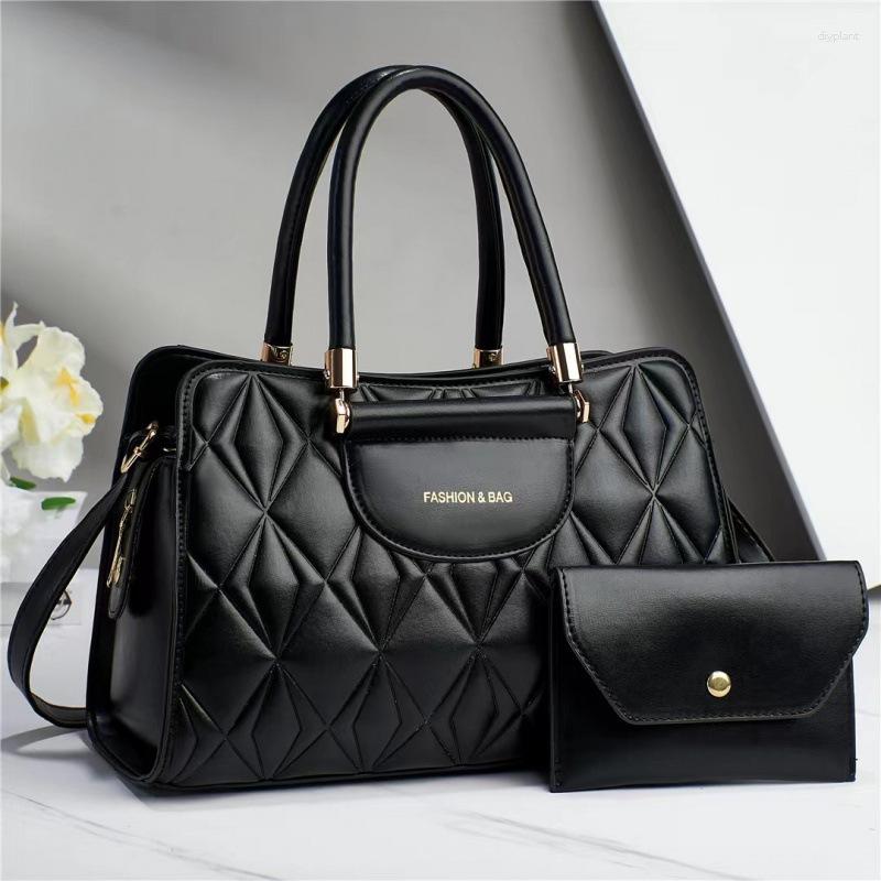 Evening Bags Luxury Women's Bag 2023 European And American Large Capacity Two Piece Set Shoulder For Women, Black
Evening Bags Luxury Women's Bag 2023 European And American Large Capacity Two Piece Set Shoulder For Women, Black