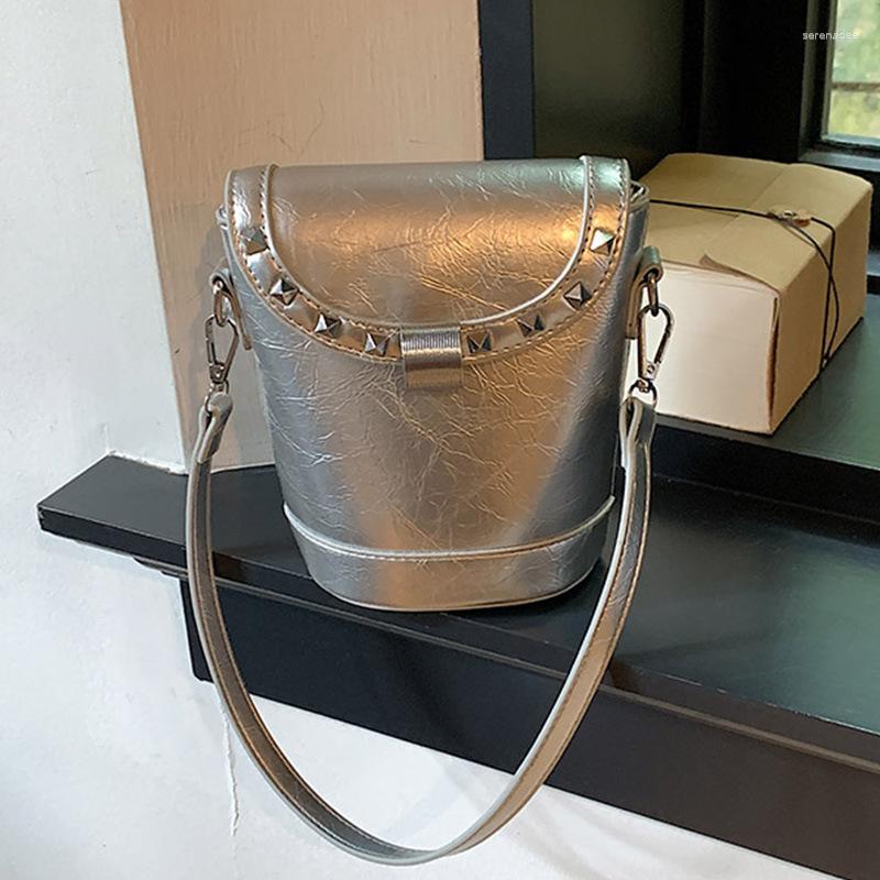 Evening Bags High Quality Bag 2023 Korean Style Versatile Niche Carrying Westernized One Shoulder Rivet Bucket Tote, Black
Evening Bags High Quality Bag 2023 Korean Style Versatile Niche Carrying Westernized One Shoulder Rivet Bucket Tote, Black