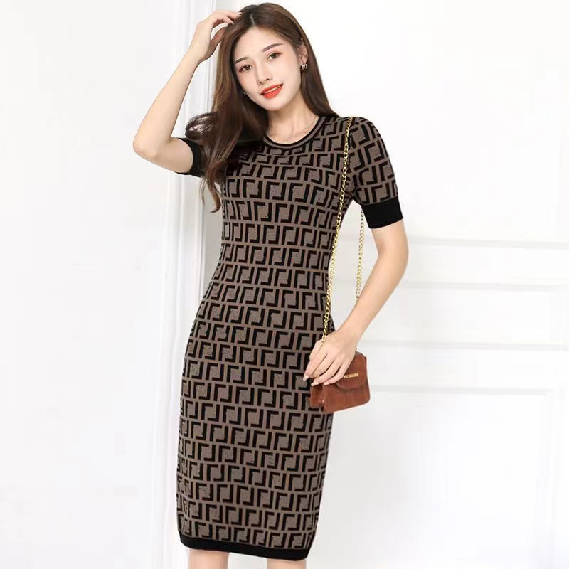 Designer luxury women's knit and dress temperament full crewneck full F letter T-shirt ice silk small shirt thin jacquard knit top T-shirt, 04
Designer luxury women's knit and dress temperament full crewneck full F letter T-shirt ice silk small shirt thin jacquard knit top T-shirt, 04