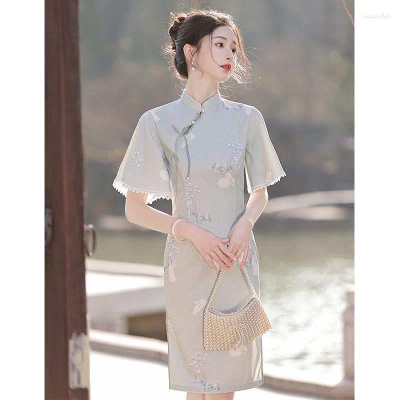 Ethnic Clothing 2023 Blue Women Cheongsam Chinese Style Ruffle Sleeve Floral Dress Casual Summer Wedding Short Dresses S To XXL
Ethnic Clothing 2023 Blue Women Cheongsam Chinese Style Ruffle Sleeve Floral Dress Casual Summer Wedding Short Dresses S To XXL
