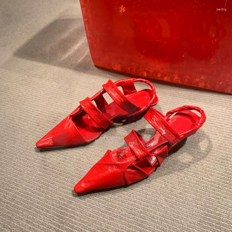 Dress Shoes European And American Red Women's Pointed Flat Retro Hollow Out Baotou Sandals Versatile Low Heel Roman, Blue
Dress Shoes European And American Red Women's Pointed Flat Retro Hollow Out Baotou Sandals Versatile Low Heel Roman, Blue