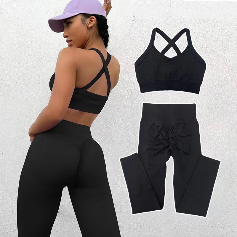Manufacturer' fitness set seamless knitted yoga suit Women' sports and fitness high waist and hip lifting yoga pants set, Purple
Manufacturer' fitness set seamless knitted yoga suit Women' sports and fitness high waist and hip lifting yoga pants set, Purple