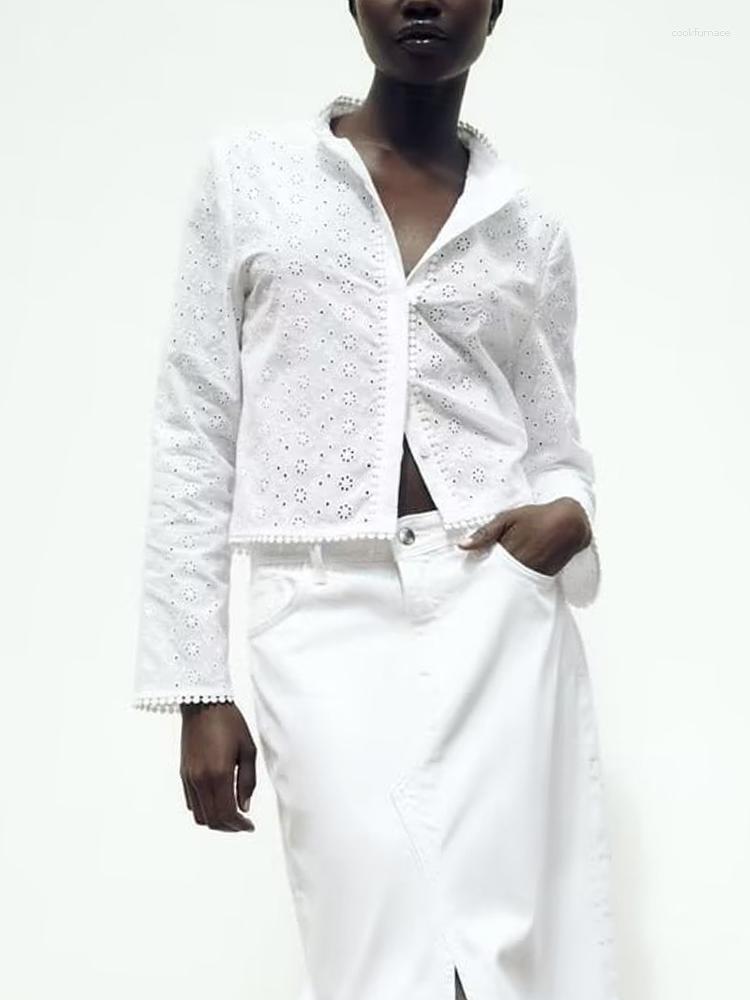 Women's Blouses Hollow Embroidery Top Woman Vintage Long Sleeve Stand Collar 2023 Chic Female White Blouse Women Summer All-Match Tops
Women's Blouses Hollow Embroidery Top Woman Vintage Long Sleeve Stand Collar 2023 Chic Female White Blouse Women Summer All-Match Tops