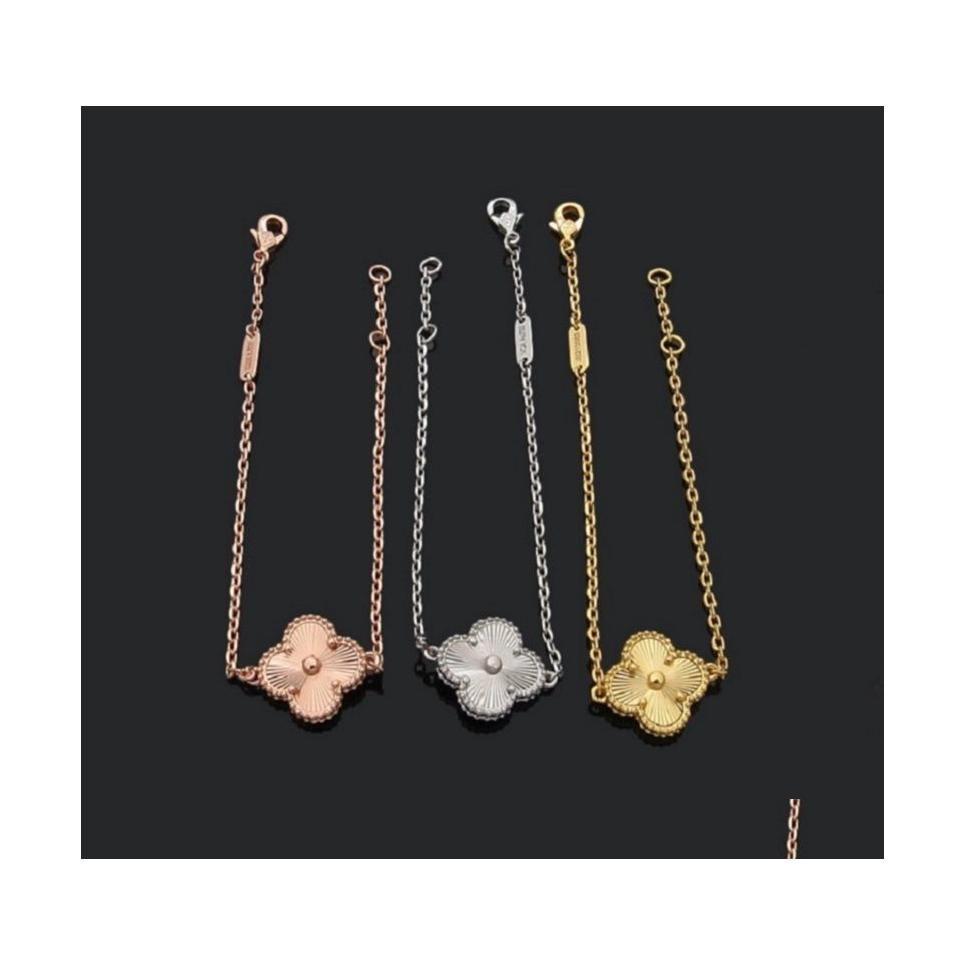 Chain Designer Clover Bracelet Fashion Womens Gold Link Fourleaf Flowers Cleef Bracelets Jewelry Drop Delivery Dhs7Q Dhghe
Chain Designer Clover Bracelet Fashion Womens Gold Link Fourleaf Flowers Cleef Bracelets Jewelry Drop Delivery Dhs7Q Dhghe