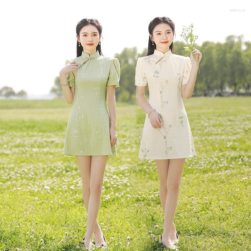 Ethnic Clothing Summer Mandarin Collar Embrodiery Floral Chiffon Young Girl Mini Cheongsam Elegant Retro Short Sleeve Qipao Chinese Daily
Ethnic Clothing Summer Mandarin Collar Embrodiery Floral Chiffon Young Girl Mini Cheongsam Elegant Retro Short Sleeve Qipao Chinese Daily