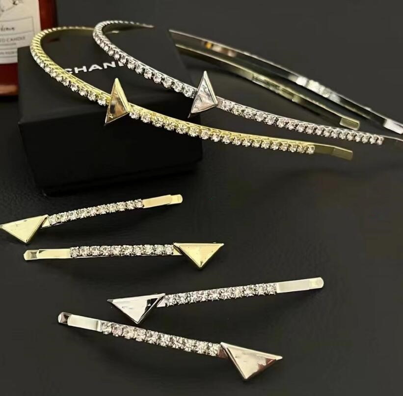 Netizen Ultrafine Letter Hair Hoop Water Diamond Triangle Advanced Heavy Industry Fashion Simple Korean Edition Headwear for Women
Netizen Ultrafine Letter Hair Hoop Water Diamond Triangle Advanced Heavy Industry Fashion Simple Korean Edition Headwear for Women