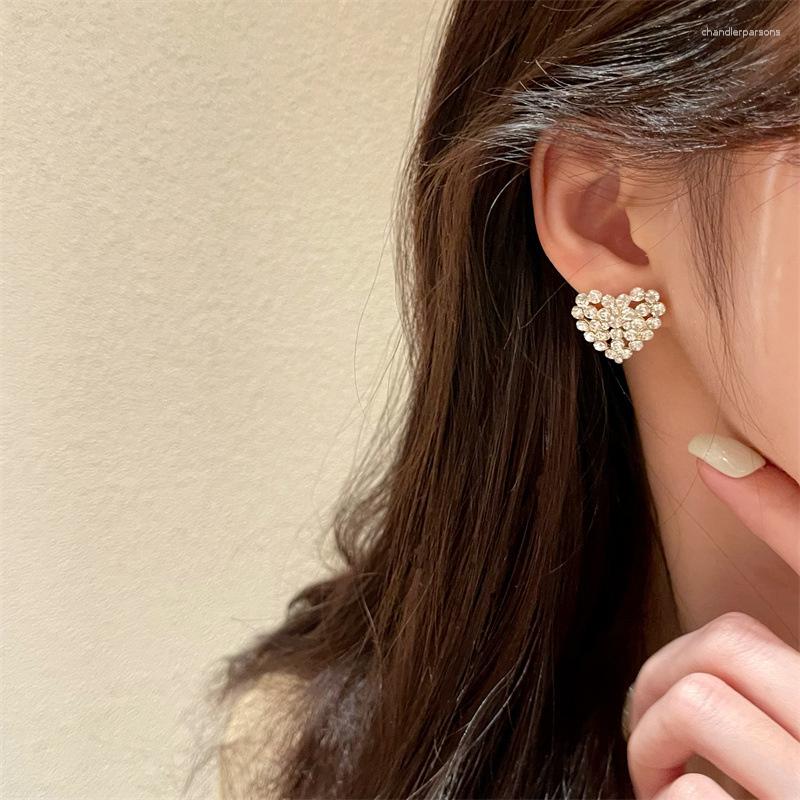 Stud Earrings Fashion Hollow Heart Zircon Alloy For Women Girls Vintage Classic Love 2023 Jewelry Ornamnets
Stud Earrings Fashion Hollow Heart Zircon Alloy For Women Girls Vintage Classic Love 2023 Jewelry Ornamnets