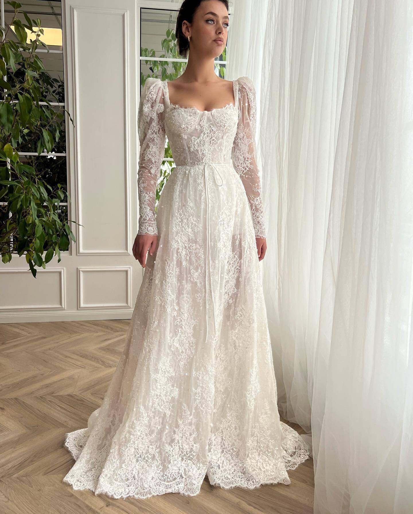 Fashion Lace A Line Dresses Square Neck Long Sleeves Wedding Dress Sweep Train Designer Bridal Gowns 0515