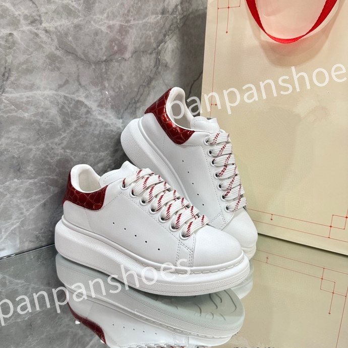 New top Luxury Designer Sneakers Casual shoes Leather Lace Up Men Fashion Platform White Black mens womens Espadrilles Sports Trainer, 11
New top Luxury Designer Sneakers Casual shoes Leather Lace Up Men Fashion Platform White Black mens womens Espadrilles Sports Trainer, 11