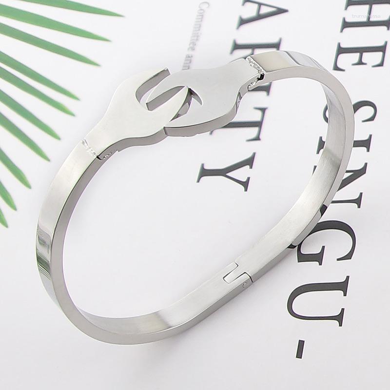 Bangle Fashion Design Punk Style Bracelet Stainless Steel Retro Wrench Color Jewelry For Men And Women Gifts Wholesale Raym22
Bangle Fashion Design Punk Style Bracelet Stainless Steel Retro Wrench Color Jewelry For Men And Women Gifts Wholesale Raym22