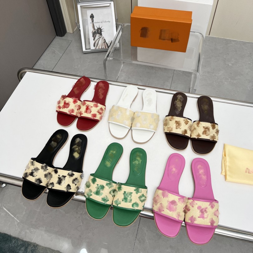 Monograms Luxury embroidery slippers womens girls Lock it slides Sandals Designer Revival Women Flat Mules SlippersSummer Leisure ladies Leather Casual Shoes, Lvtn620-1
Monograms Luxury embroidery slippers womens girls Lock it slides Sandals Designer Revival Women Flat Mules SlippersSummer Leisure ladies Leather Casual Shoes, Lvtn620-1