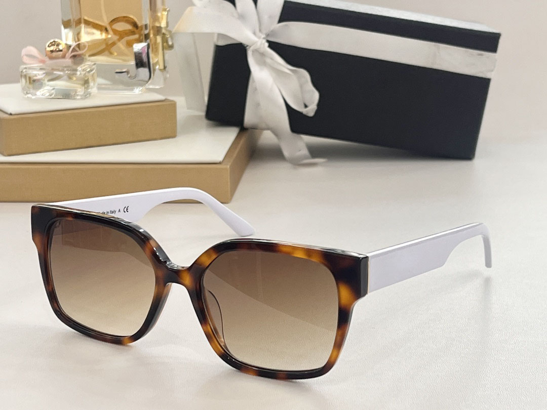 Men Sunglasses For Women Latest Selling Fashion Sun Glasses Mens Sunglass Gafas De Sol Glass UV400 Lens With Random Matching Box 10NY
Men Sunglasses For Women Latest Selling Fashion Sun Glasses Mens Sunglass Gafas De Sol Glass UV400 Lens With Random Matching Box 10NY