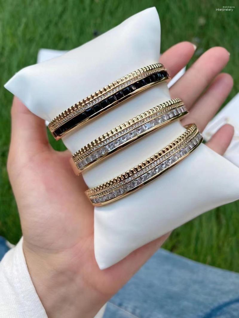 Bangle 3PCS Trendy Shiny Bangles For Women Zircon Gold Color Jewelry Wedding Party Birthday Gift
Bangle 3PCS Trendy Shiny Bangles For Women Zircon Gold Color Jewelry Wedding Party Birthday Gift