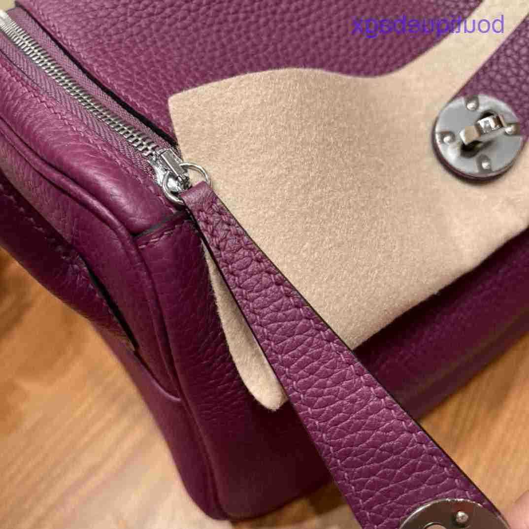 Authentic merchandise Genuine Lindi Bags H Home for sale Home H original TC cowhide bag All hand sewn One shoulder 26 sea anemone purple silvHave Real Logo, Mallow purple silver buckle
Authentic merchandise Genuine Lindi Bags H Home for sale Home H original TC cowhide bag All hand sewn One shoulder 26 sea anemone purple silvHave Real Logo, Mallow purple silver buckle