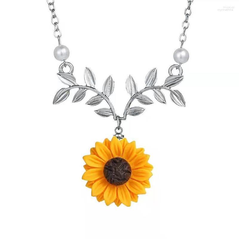 Chains Fashion Necklace For Women Creative Personality Retro Simple Artificial Pearl Sunflower Flower Girls Trendy Party Gift
Chains Fashion Necklace For Women Creative Personality Retro Simple Artificial Pearl Sunflower Flower Girls Trendy Party Gift