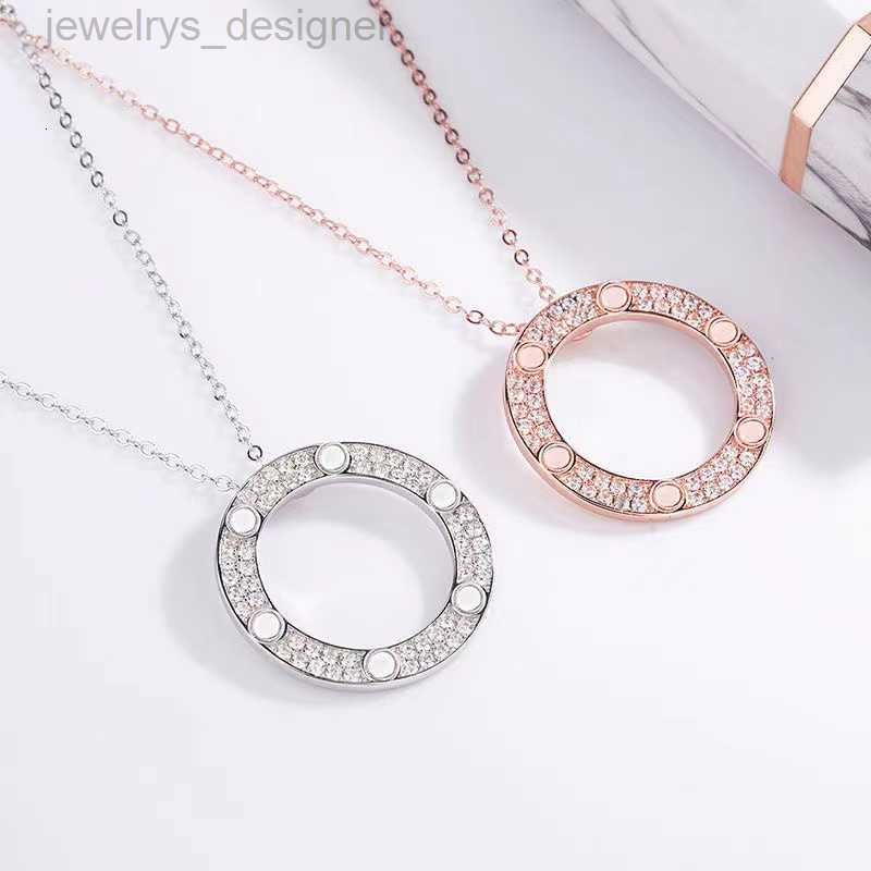 Luxury Designer Love Pendant Necklace Men's and Women's Round Full Diamond Letter Necklaces Valentine's Day Gift 18k Gold Plated Necklace Design Jewlery
Luxury Designer Love Pendant Necklace Men's and Women's Round Full Diamond Letter Necklaces Valentine's Day Gift 18k Gold Plated Necklace Design Jewlery