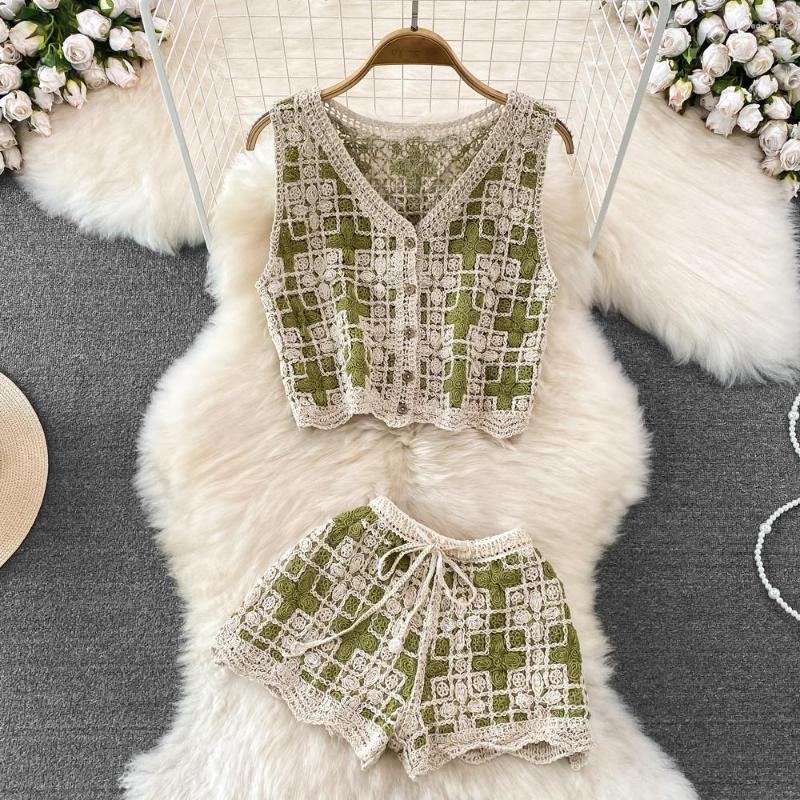 Women's Tracksuits Travel Pos Seaside Holiday Fashion Shorts Suit Women's Age Reducing Sweet V-neck Hollowed-out Knitted Cardigan, Green
Women's Tracksuits Travel Pos Seaside Holiday Fashion Shorts Suit Women's Age Reducing Sweet V-neck Hollowed-out Knitted Cardigan, Green