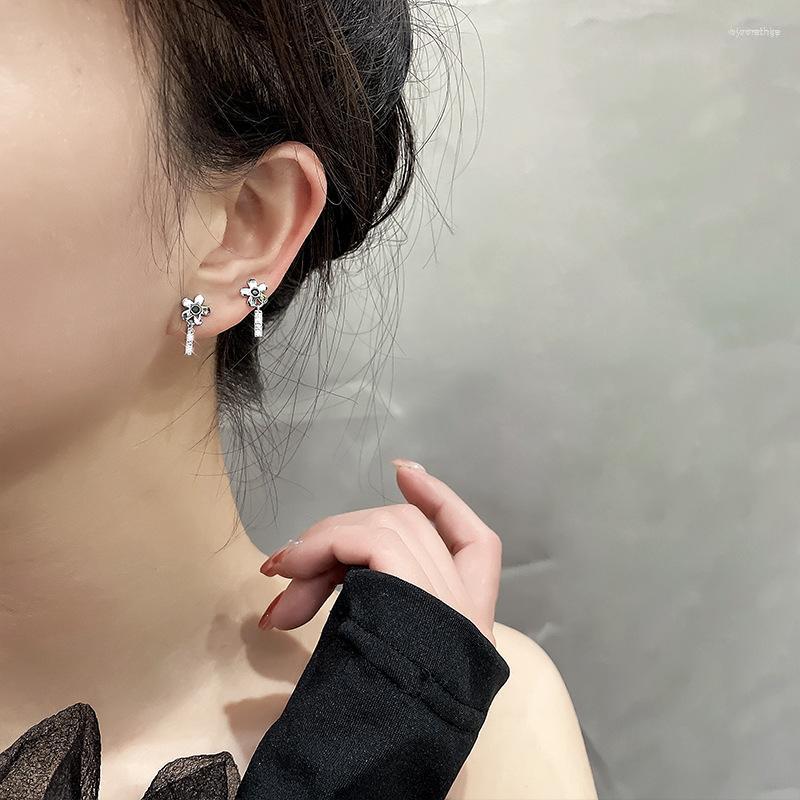 Stud Earrings PANJBJ 925 Sterling Silver Inlaid Black Zircon Flower Female Literary INS Long Row Diamond Ethnic Style
Stud Earrings PANJBJ 925 Sterling Silver Inlaid Black Zircon Flower Female Literary INS Long Row Diamond Ethnic Style