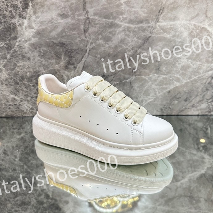 2023 new Fashion Shoe White Black Dream Sneaker womens and mens Rubber Sole Soft Calfskin Leather Lace-up Trainers, 02
2023 new Fashion Shoe White Black Dream Sneaker womens and mens Rubber Sole Soft Calfskin Leather Lace-up Trainers, 02