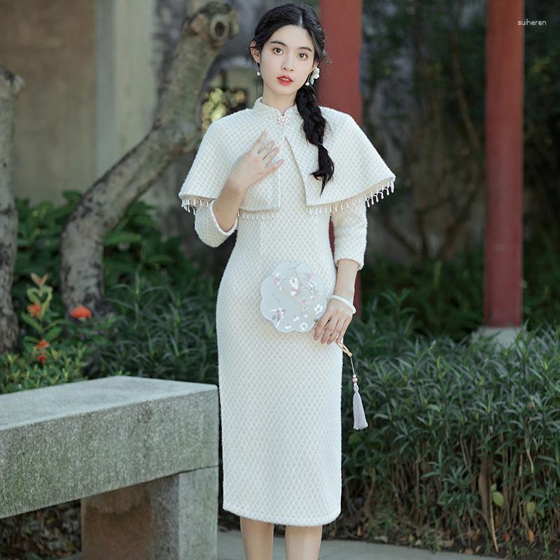 Ethnic Clothing Chinese Velour Cheongsam Vintage Champagne Qipao Women Traditional Long High Split Robe
Ethnic Clothing Chinese Velour Cheongsam Vintage Champagne Qipao Women Traditional Long High Split Robe