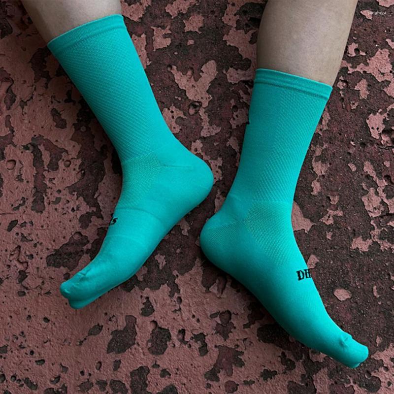 Sports Socks 1 Pair Bicycle Anti-Slip Silicone Comfortable Thin Sport Letter Print Mid-Tube Unisex Cycling For Football, White
Sports Socks 1 Pair Bicycle Anti-Slip Silicone Comfortable Thin Sport Letter Print Mid-Tube Unisex Cycling For Football, White