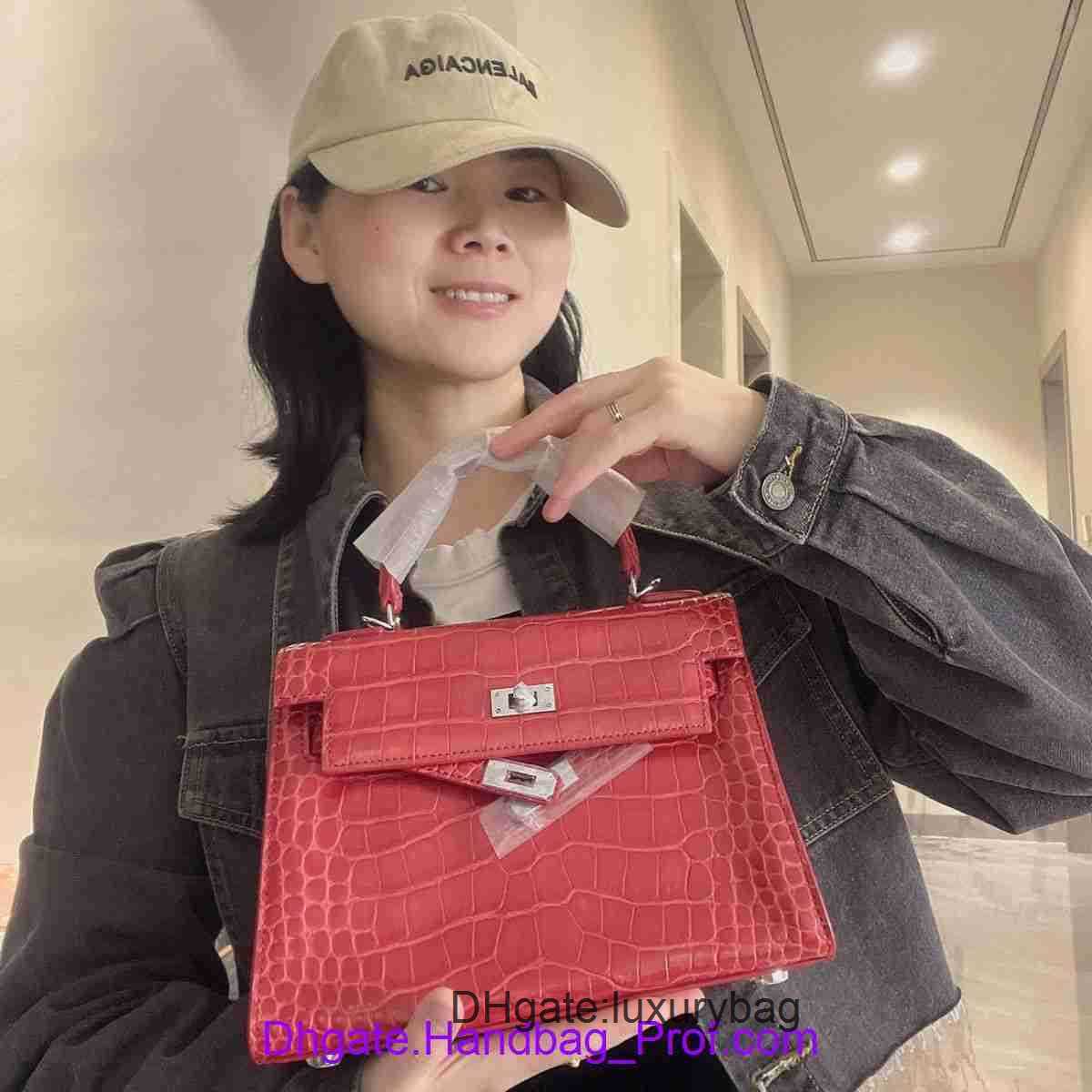 killye Tote Bag Designer handbag Hrems online store Special Offer New killyes 2023 Head Layer Cowhide Crocodile Pattern Chain Single Shoulder Diagona Have Real Logo
killye Tote Bag Designer handbag Hrems online store Special Offer New killyes 2023 Head Layer Cowhide Crocodile Pattern Chain Single Shoulder Diagona Have Real Logo