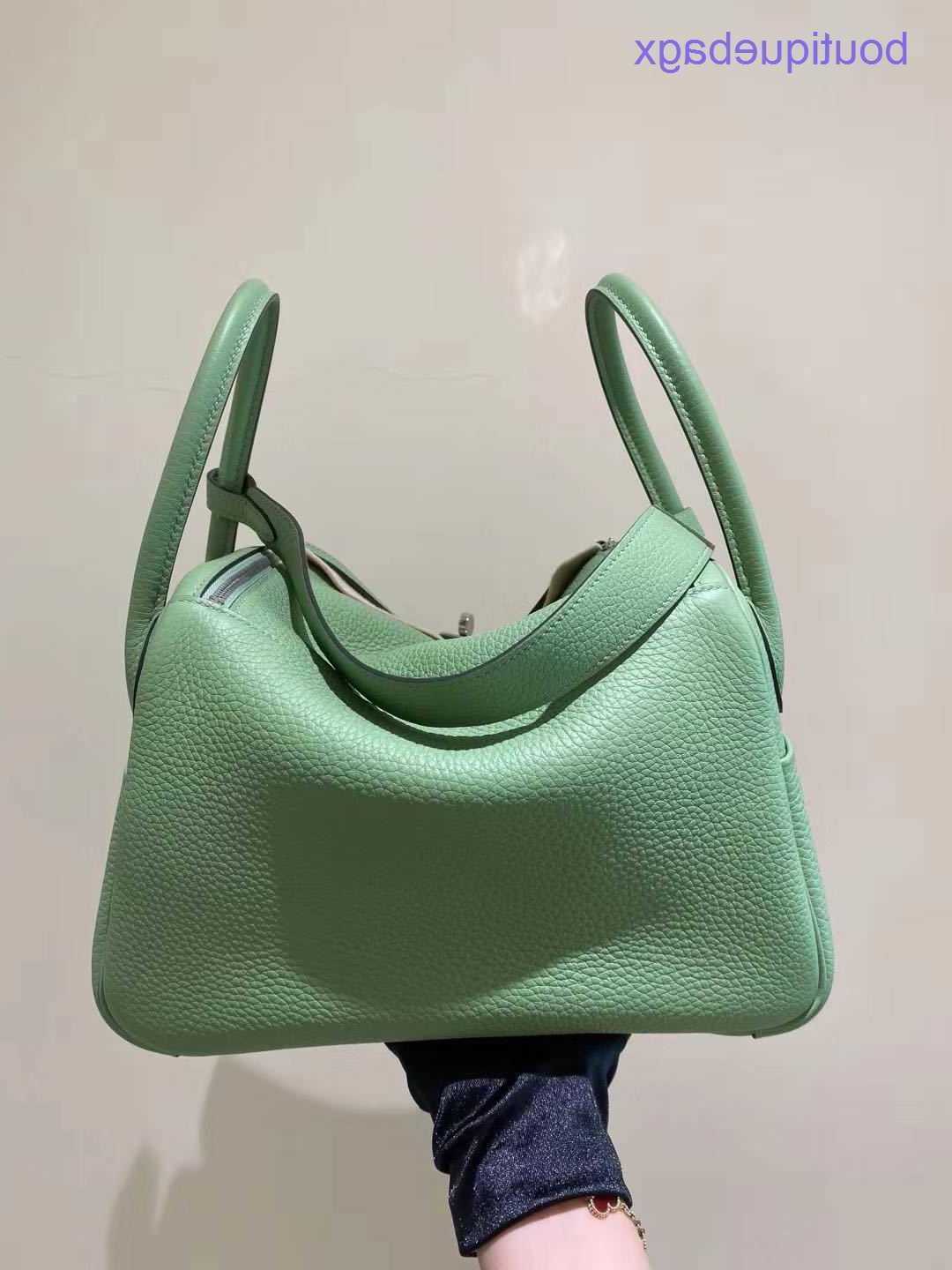 Authentic merchandise Genuine Lindi Bags H Home for sale Fully handmade imported TC cowhide Doctor 26 female handheld Single Shoulder MesseHave Real Logo, 3i avocado green
Authentic merchandise Genuine Lindi Bags H Home for sale Fully handmade imported TC cowhide Doctor 26 female handheld Single Shoulder MesseHave Real Logo, 3i avocado green