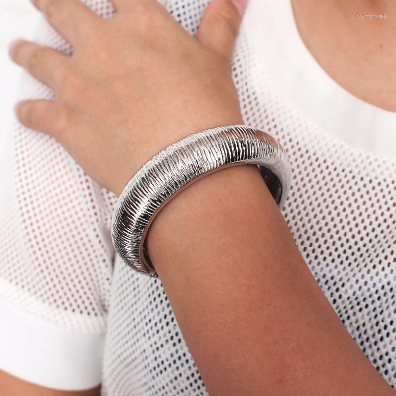 Bangle Geometric Rough Surface Metal Cuff Bangles Women Punk Fashion Circular Statement Bracelets Female Jewelry UKMOCBangle Raym22
Bangle Geometric Rough Surface Metal Cuff Bangles Women Punk Fashion Circular Statement Bracelets Female Jewelry UKMOCBangle Raym22