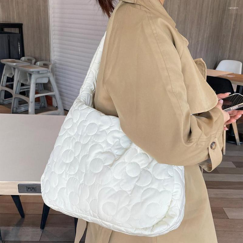 Evening Bags Quilted Women Tote Handbag Large Capacity Pleated Bubble Messenger Cotton Padded Zipper For Autumn Winter Lady Girls, Picture shown
Evening Bags Quilted Women Tote Handbag Large Capacity Pleated Bubble Messenger Cotton Padded Zipper For Autumn Winter Lady Girls, Picture shown