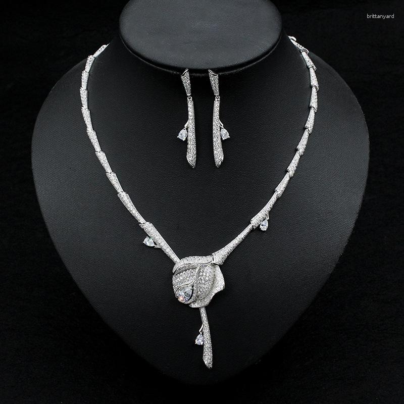 Necklace Earrings Set Funmode European And American Bride Jewelry Temperament Simple Flower Cross-border Zircon Explosion Neck FS309, Picture shown
Necklace Earrings Set Funmode European And American Bride Jewelry Temperament Simple Flower Cross-border Zircon Explosion Neck FS309, Picture shown