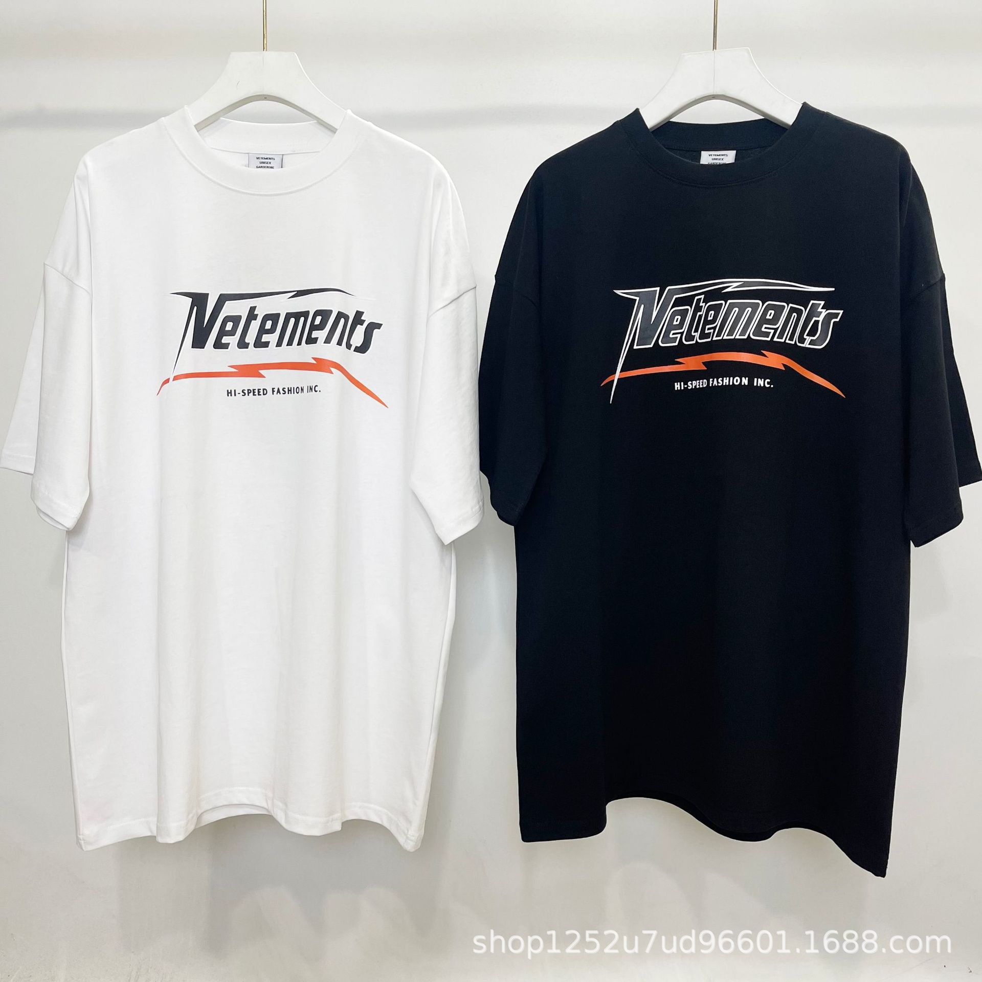 2023ss Fashion Brand VTM Hi speed Letter Printed Oversized Cotton T-shirt Casual Loose Women's T-shirt Reverse T-shirt, White
2023ss Fashion Brand VTM Hi speed Letter Printed Oversized Cotton T-shirt Casual Loose Women's T-shirt Reverse T-shirt, White