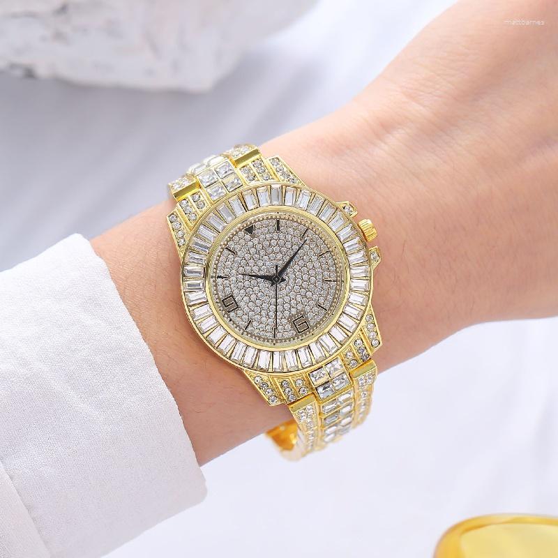 Wristwatches 1pc European And American Fashion Artificial Diamond Plated Watch Vintage Full Bracelet Simple Atmosphere Business Quartz, Rose gold
Wristwatches 1pc European And American Fashion Artificial Diamond Plated Watch Vintage Full Bracelet Simple Atmosphere Business Quartz, Rose gold