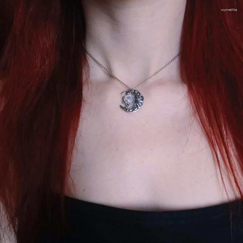 Pendant Necklaces Moonstone For Moman Vintage Silver Color Moon Shape Lace Necklace Retro Accessories Bohemia Jewelry Party GiftPendant
Pendant Necklaces Moonstone For Moman Vintage Silver Color Moon Shape Lace Necklace Retro Accessories Bohemia Jewelry Party GiftPendant
