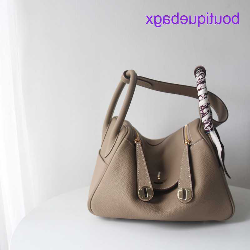 Designer Lindi Bags H Home on sale High grade and versatile but also can carry classic bags 's first layer cowhide shoulder women'sHave Real Logo, Avocado green
Designer Lindi Bags H Home on sale High grade and versatile but also can carry classic bags 's first layer cowhide shoulder women'sHave Real Logo, Avocado green